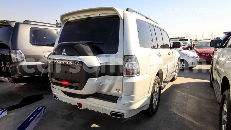 Big with watermark mitsubishi pajero maseru import dubai 14277