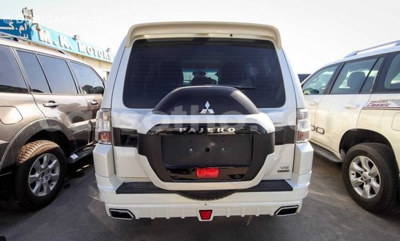 Buy Import Mitsubishi Pajero White Car in Import - Dubai in Maseru Buy Import Mitsubishi Pajero White Car in Import - Dubai in Maseru