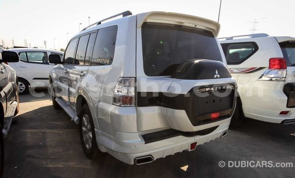 Buy Import Mitsubishi Pajero White Car in Import - Dubai in Maseru Buy Import Mitsubishi Pajero White Car in Import - Dubai in Maseru