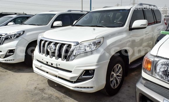 Acheter Import Voiture Toyota Prado Blanc à Import - Dubai, Maseru Acheter Import Voiture Toyota Prado Blanc à Import - Dubai, Maseru