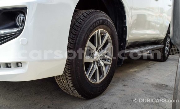 Acheter Import Voiture Toyota Prado Blanc à Import - Dubai, Maseru Acheter Import Voiture Toyota Prado Blanc à Import - Dubai, Maseru