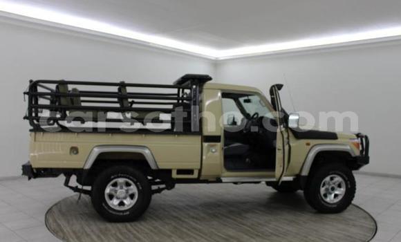 Acheter Occasion Voiture Toyota Land Cruiser Beige à Maseru, Maseru Acheter Occasion Voiture Toyota Land Cruiser Beige à Maseru, Maseru