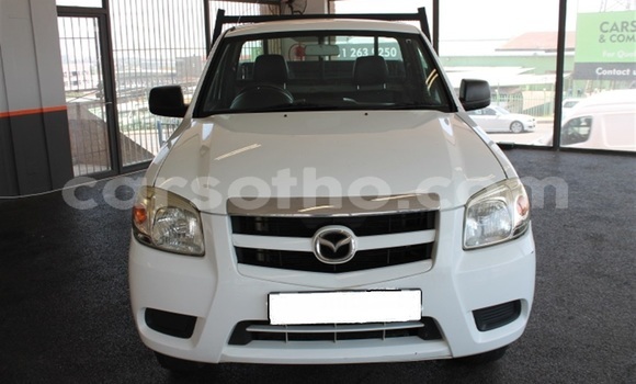 Sayi Na hannu Mazda BT-50 White Mota in Butha Buthe a Butha-Buthe