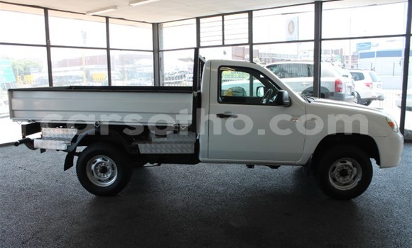 اشتري مستعمل Mazda BT-50 White سيارة في Butha Buthe في Butha-Buthe اشتري مستعمل Mazda BT-50 White سيارة في Butha Buthe في Butha-Buthe