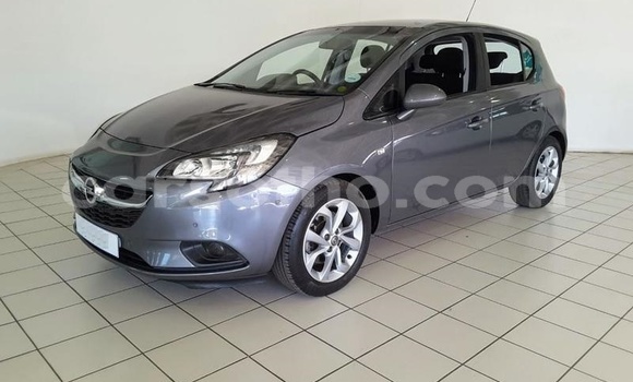 Sayi Na hannu Opel Corsa Silver Mota in Maseru a Maseru Sayi Na hannu Opel Corsa Silver Mota in Maseru a Maseru