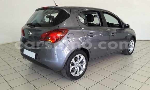 Sayi Na hannu Opel Corsa Silver Mota in Maseru a Maseru Sayi Na hannu Opel Corsa Silver Mota in Maseru a Maseru