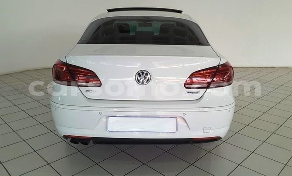 Acheter Occasion Voiture Volkswagen Passat CC Blanc à Maseru, Maseru Acheter Occasion Voiture Volkswagen Passat CC Blanc à Maseru, Maseru