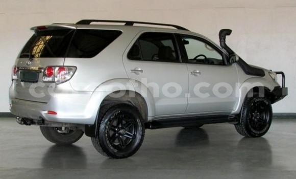 Acheter Occasion Voiture Toyota Fortuner Beige à Maseru, Maseru Acheter Occasion Voiture Toyota Fortuner Beige à Maseru, Maseru