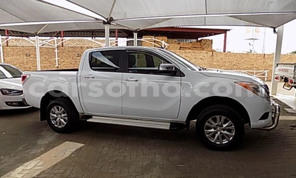 Sayi Na hannu Mazda BT-50 White Mota in Maseru a Maseru Sayi Na hannu Mazda BT-50 White Mota in Maseru a Maseru