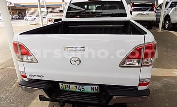 Sayi Na hannu Mazda BT-50 White Mota in Maseru a Maseru Sayi Na hannu Mazda BT-50 White Mota in Maseru a Maseru