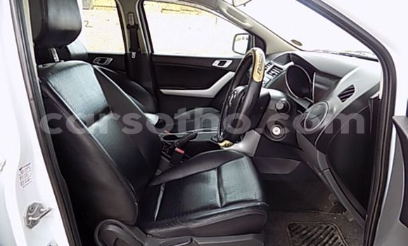 Sayi Na hannu Mazda BT-50 White Mota in Maseru a Maseru Sayi Na hannu Mazda BT-50 White Mota in Maseru a Maseru