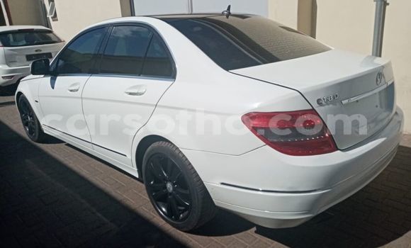 Sayi Na hannu Mercedes-Benz C-klasse White Mota in Maseru a Maseru Sayi Na hannu Mercedes-Benz C-klasse White Mota in Maseru a Maseru