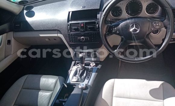 Sayi Na hannu Mercedes-Benz C-klasse White Mota in Maseru a Maseru Sayi Na hannu Mercedes-Benz C-klasse White Mota in Maseru a Maseru