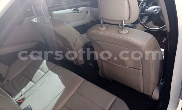 Sayi Na hannu Mercedes-Benz C-klasse White Mota in Maseru a Maseru Sayi Na hannu Mercedes-Benz C-klasse White Mota in Maseru a Maseru