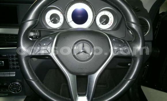 Sayi Na hannu Mercedes-Benz C-klasse Black Mota in Maseru a Maseru Sayi Na hannu Mercedes-Benz C-klasse Black Mota in Maseru a Maseru
