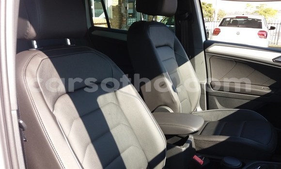Buy Used Volkswagen Tiguan White Car in Maseru in Maseru Buy Used Volkswagen Tiguan White Car in Maseru in Maseru