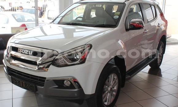 Acheter Occasion Voiture Isuzu MU-X Blanc à Butha–Buthe, Thaba-Tseka Acheter Occasion Voiture Isuzu MU-X Blanc à Butha–Buthe, Thaba-Tseka