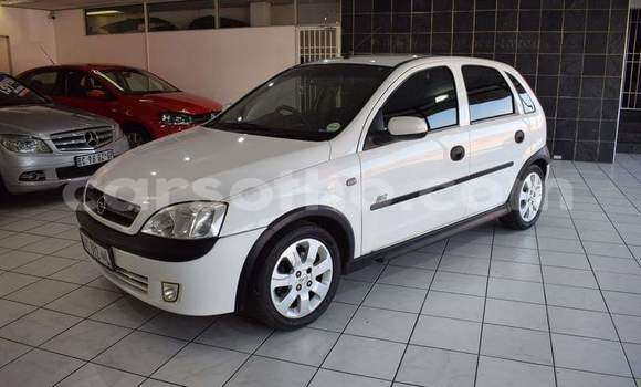 Sayi Na hannu Opel Corsa White Mota in Thaba–Tseka a Mafeteng Sayi Na hannu Opel Corsa White Mota in Thaba–Tseka a Mafeteng