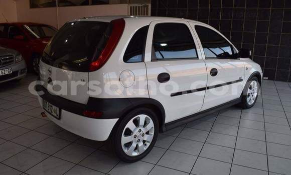 Sayi Na hannu Opel Corsa White Mota in Thaba–Tseka a Mafeteng Sayi Na hannu Opel Corsa White Mota in Thaba–Tseka a Mafeteng