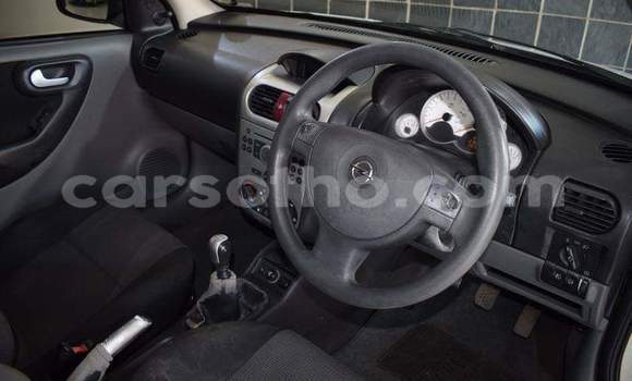 Sayi Na hannu Opel Corsa White Mota in Thaba–Tseka a Mafeteng Sayi Na hannu Opel Corsa White Mota in Thaba–Tseka a Mafeteng