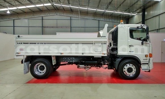 Buy Used Hino Ranger Green Truck in Maseru in Maseru Buy Used Hino Ranger Green Truck in Maseru in Maseru
