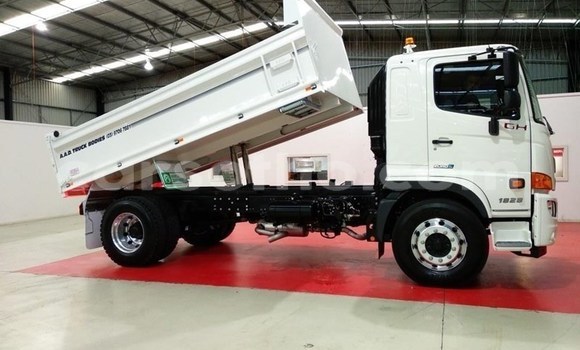 Buy Used Hino Ranger Green Truck in Maseru in Maseru Buy Used Hino Ranger Green Truck in Maseru in Maseru