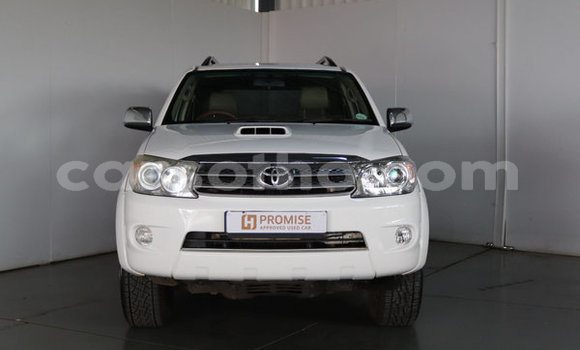 اشتري مستعمل Toyota Fortuner Green سيارة في Maputsoe في Leribe اشتري مستعمل Toyota Fortuner Green سيارة في Maputsoe في Leribe