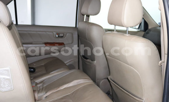 اشتري مستعمل Toyota Fortuner Green سيارة في Maputsoe في Leribe اشتري مستعمل Toyota Fortuner Green سيارة في Maputsoe في Leribe