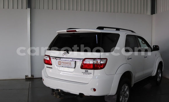 اشتري مستعمل Toyota Fortuner Green سيارة في Maputsoe في Leribe اشتري مستعمل Toyota Fortuner Green سيارة في Maputsoe في Leribe