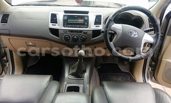 Buy Used Toyota Fortuner Red Car in Maputsoe in Leribe Buy Used Toyota Fortuner Red Car in Maputsoe in Leribe