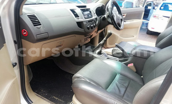 Buy Used Toyota Fortuner Red Car in Maputsoe in Leribe Buy Used Toyota Fortuner Red Car in Maputsoe in Leribe