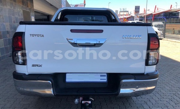 Buy Used Toyota Hilux Green Car in Maseru in Maseru Buy Used Toyota Hilux Green Car in Maseru in Maseru