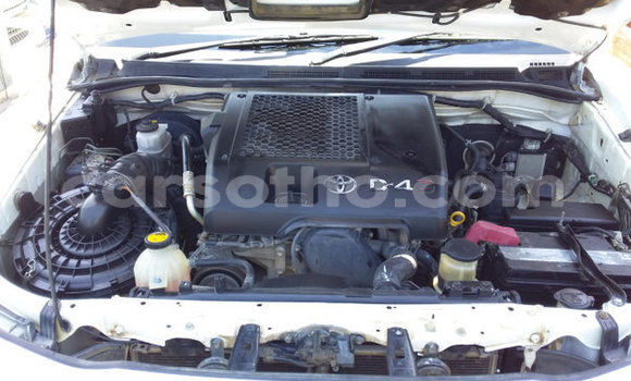 Sayi Na hannu Toyota Hilux Green Mota in Maputsoe a Leribe Sayi Na hannu Toyota Hilux Green Mota in Maputsoe a Leribe