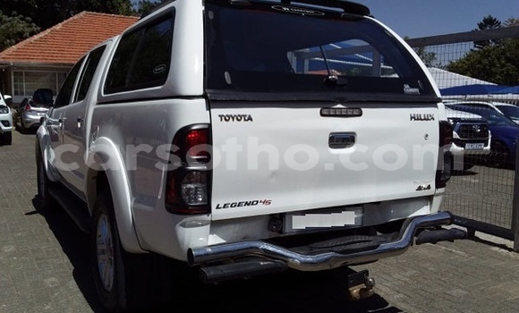 Sayi Na hannu Toyota Hilux Green Mota in Maputsoe a Leribe Sayi Na hannu Toyota Hilux Green Mota in Maputsoe a Leribe