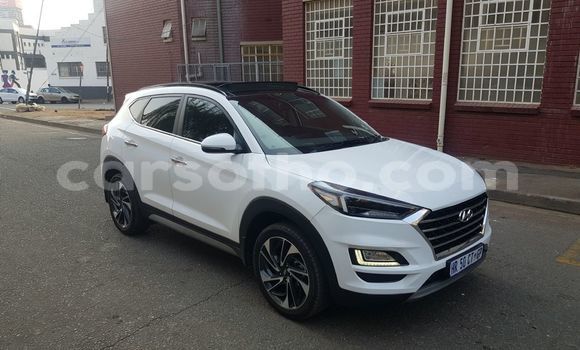 Sayi Na hannu Hyundai Tucson White Mota in Maseru a Maseru Sayi Na hannu Hyundai Tucson White Mota in Maseru a Maseru