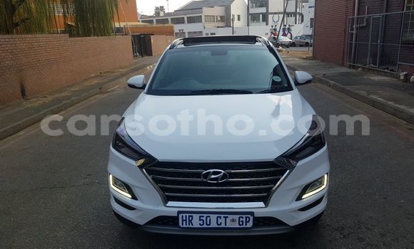 Sayi Na hannu Hyundai Tucson White Mota in Maseru a Maseru Sayi Na hannu Hyundai Tucson White Mota in Maseru a Maseru