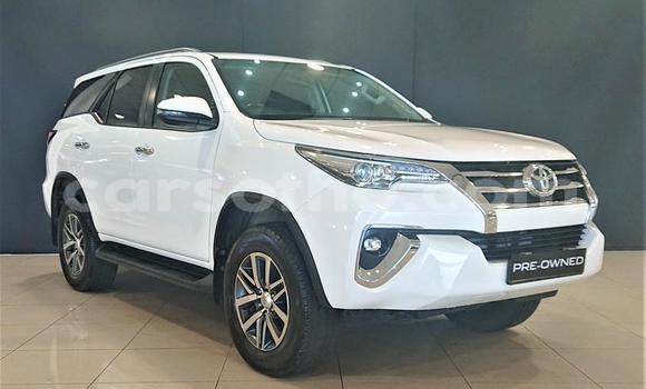 Buy Used Toyota Fortuner White Car in Maseru in Maseru Buy Used Toyota Fortuner White Car in Maseru in Maseru