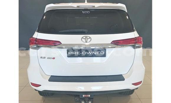 Buy Used Toyota Fortuner White Car in Maseru in Maseru Buy Used Toyota Fortuner White Car in Maseru in Maseru
