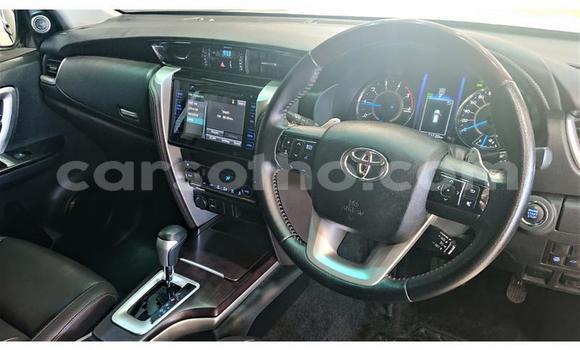 Buy Used Toyota Fortuner White Car in Maseru in Maseru Buy Used Toyota Fortuner White Car in Maseru in Maseru