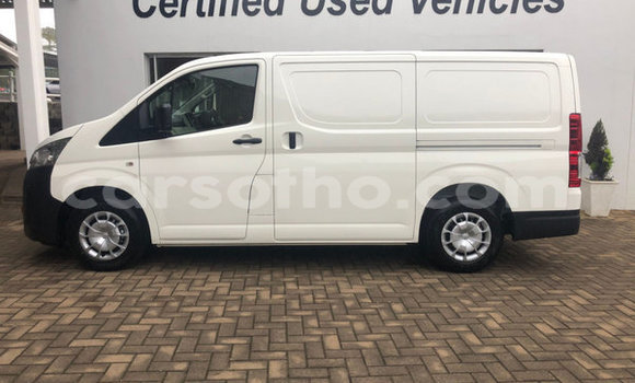 Buy Used Toyota Hilux White Car in Maseru in Maseru Buy Used Toyota Hilux White Car in Maseru in Maseru