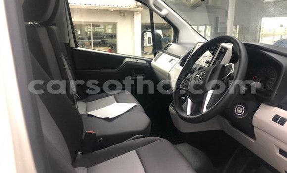 Buy Used Toyota Hilux White Car in Maseru in Maseru Buy Used Toyota Hilux White Car in Maseru in Maseru