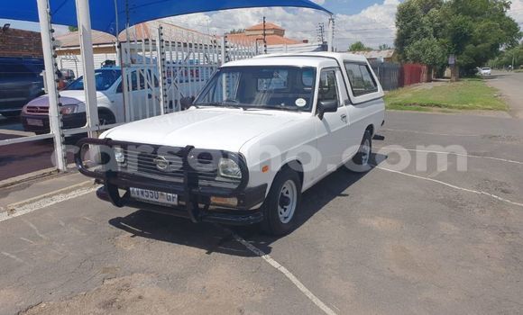 Sayi Na hannu Nissan 350Z White Mota in Maseru a Maseru Sayi Na hannu Nissan 350Z White Mota in Maseru a Maseru