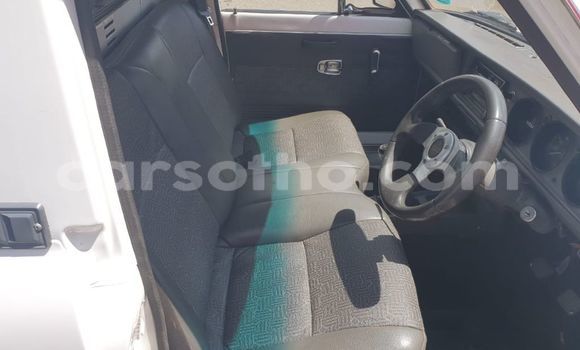 Sayi Na hannu Nissan 350Z White Mota in Maseru a Maseru Sayi Na hannu Nissan 350Z White Mota in Maseru a Maseru