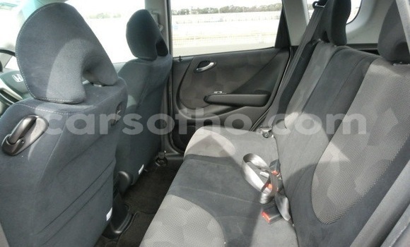 Sayi Na hannu Honda FIT Silver Mota in Maseru a Maseru Sayi Na hannu Honda FIT Silver Mota in Maseru a Maseru