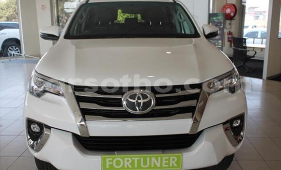 Acheter Occasion Voiture Toyota Fortuner Blanc à Maseru, Maseru Acheter Occasion Voiture Toyota Fortuner Blanc à Maseru, Maseru