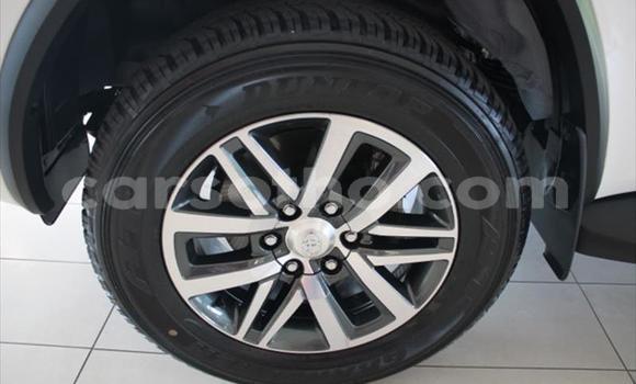 Acheter Occasion Voiture Toyota Fortuner Blanc à Maseru, Maseru Acheter Occasion Voiture Toyota Fortuner Blanc à Maseru, Maseru