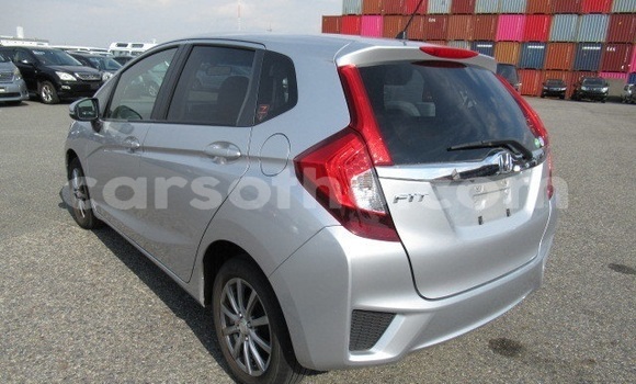 Sayi Na hannu Honda FIT Silver Mota in Maseru a Maseru Sayi Na hannu Honda FIT Silver Mota in Maseru a Maseru