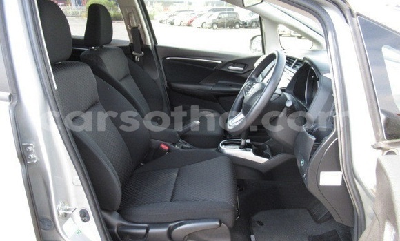 Sayi Na hannu Honda FIT Silver Mota in Maseru a Maseru Sayi Na hannu Honda FIT Silver Mota in Maseru a Maseru