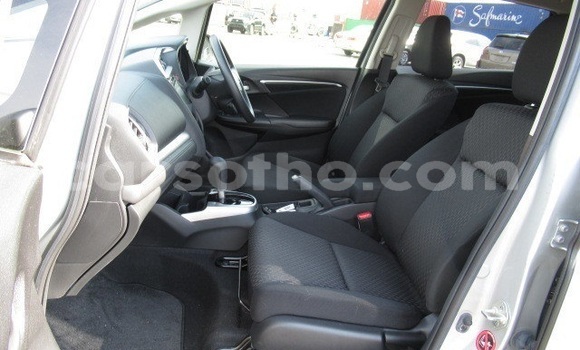 Sayi Na hannu Honda FIT Silver Mota in Maseru a Maseru Sayi Na hannu Honda FIT Silver Mota in Maseru a Maseru