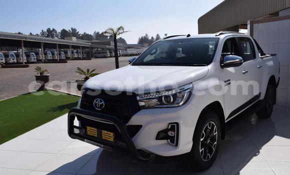Buy Used Toyota Hilux Green Car in Maputsoe in Leribe Buy Used Toyota Hilux Green Car in Maputsoe in Leribe